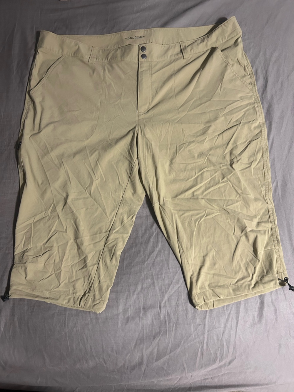 Columbia Women's Light Khaki Capris Size 24W